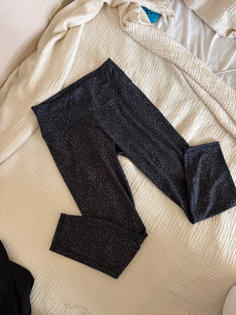 Fabletics Define PowerHold High-Waisted 7/8 Legging black gray animal print gym - Picture 4 of 7